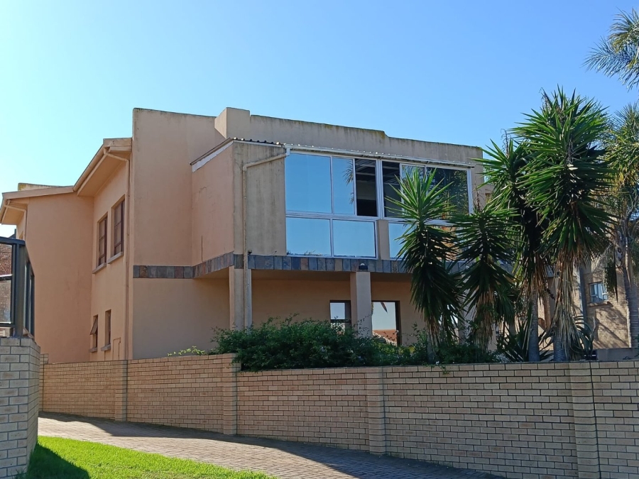 3 Bedroom Property for Sale in Wavecrest Eastern Cape